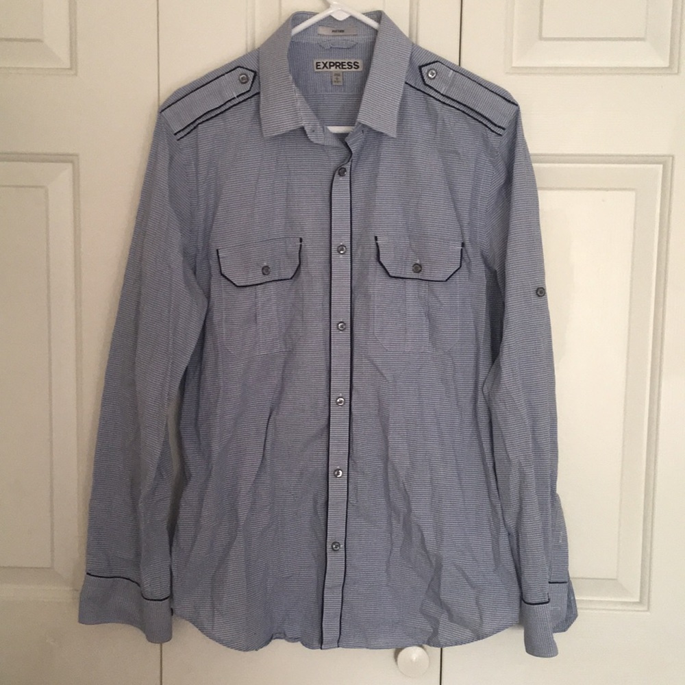 Express fitted button up
